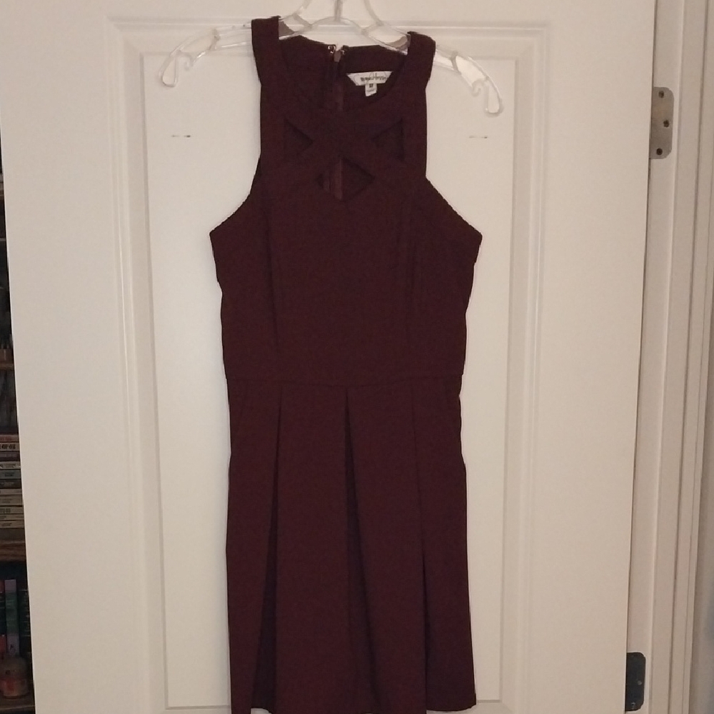 Speechless Sleeveless Burgundy Mini Dress with Pockets